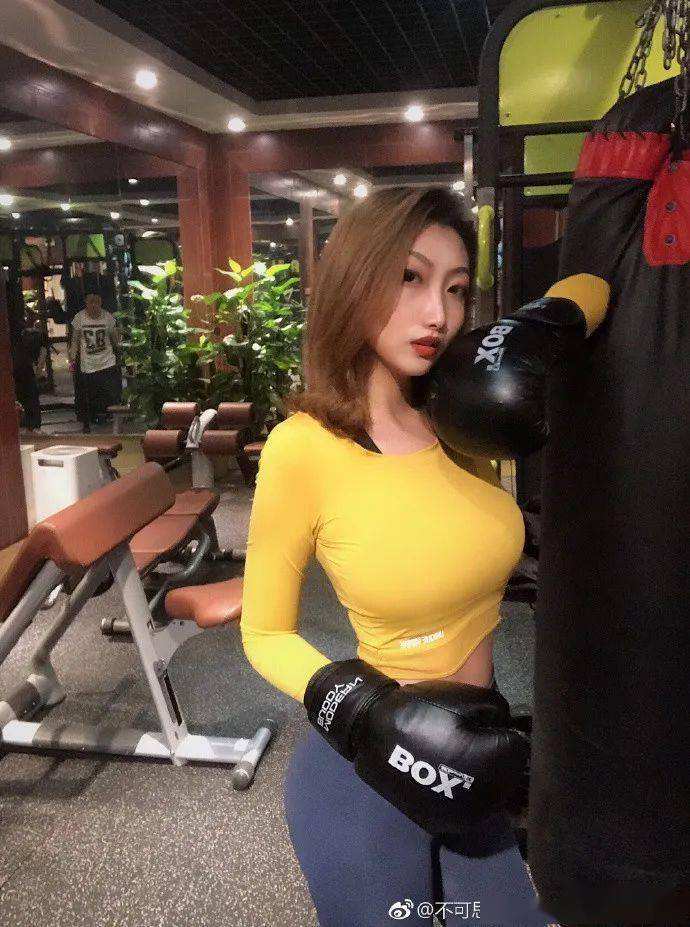 在线999av成人截图